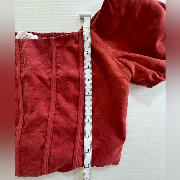 Kirious Los Angeles off shoulder Cropped Juniors Festival Shirt. Size S - Picture 5 of 5